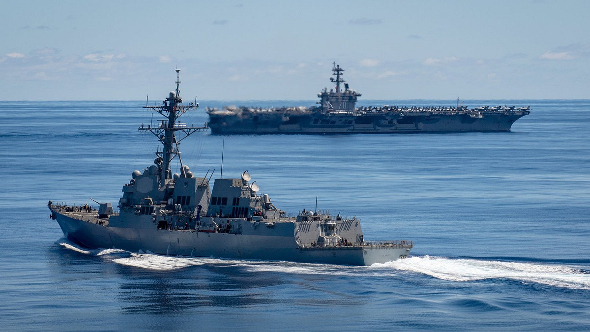 「卡爾文森號(CVN-70)」航母打擊群抵達夏威夷水域。 圖：翻攝U.S. Pacific Fleet推特