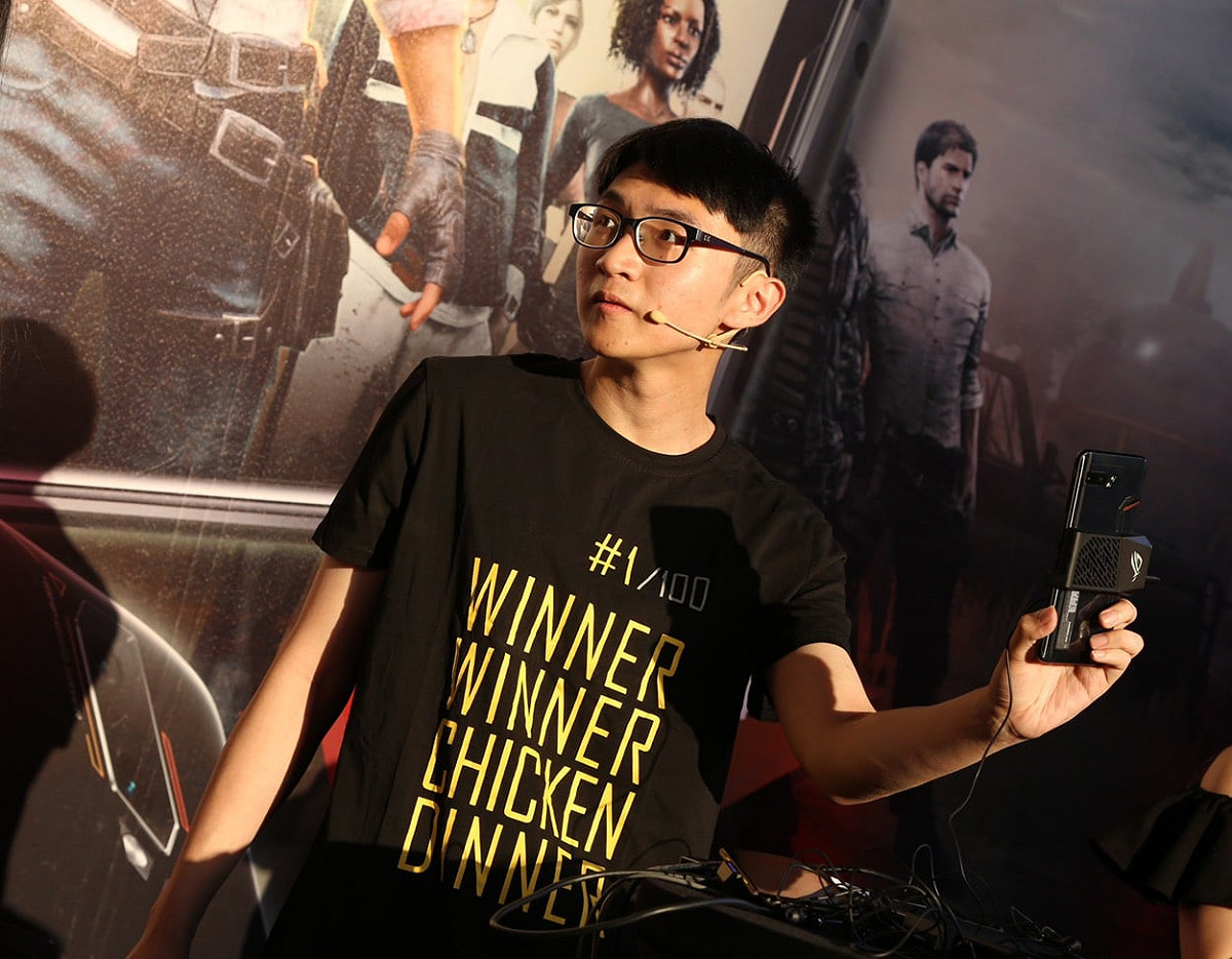 超負荷於今（18）日遭Twitch Ban台。 圖：翻攝自超負荷粉絲專頁
