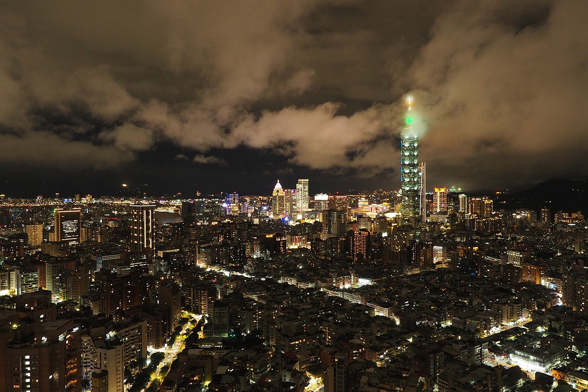 內政部營建署的住宅租金補貼受理時間為8月2日至8月31日，每月最高補貼8000元。 圖：翻攝柯文哲臉書