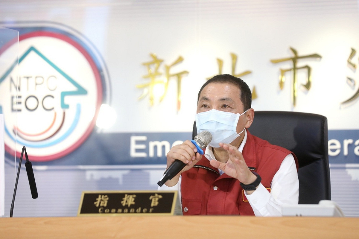 侯友宜說明近期新北火葬場火化數量爆增，比平常多２成，大部份是因為染疫往生。 圖：新北市政府／提供