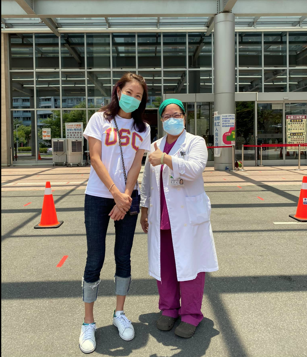近日賈永婕又捐了最新款電動過濾式呼吸防護具（PAPR）。 圖：翻攝自賈永婕臉書（資料照片）