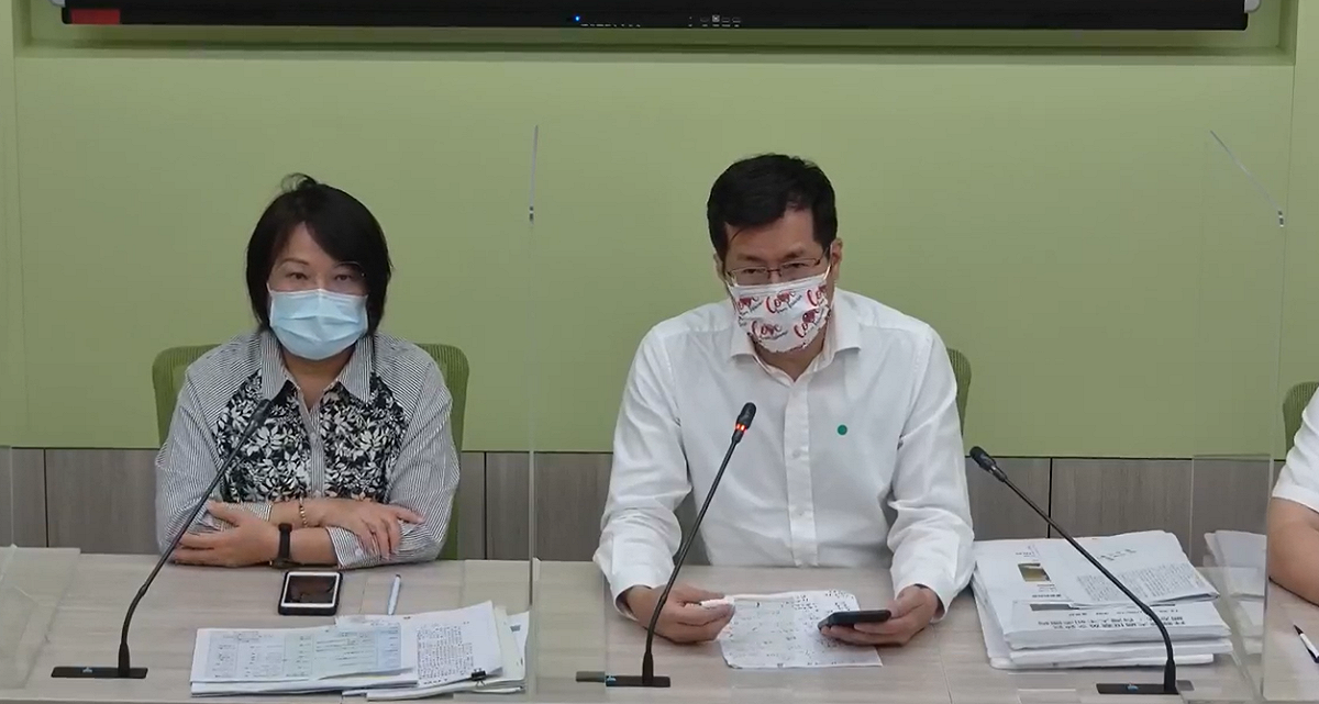 民進黨團今舉行「限時限量限規格，KMT逼台灣打中國疫苗」記者會。 圖:民進黨團臉書