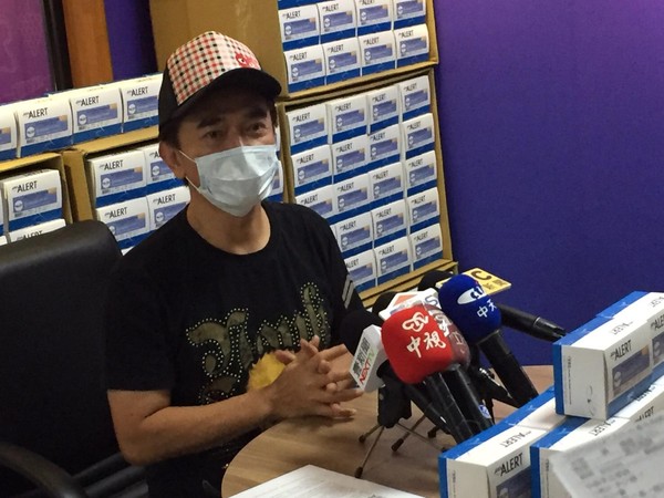 吳宗憲日前宣布捐贈11萬劑快篩試劑。 圖：PG Talk提供