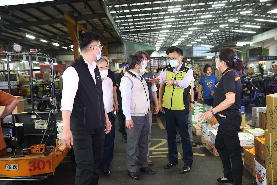 陳時中指揮官視察三重果菜市場 圖： 中央流行疫情指揮中心/提供