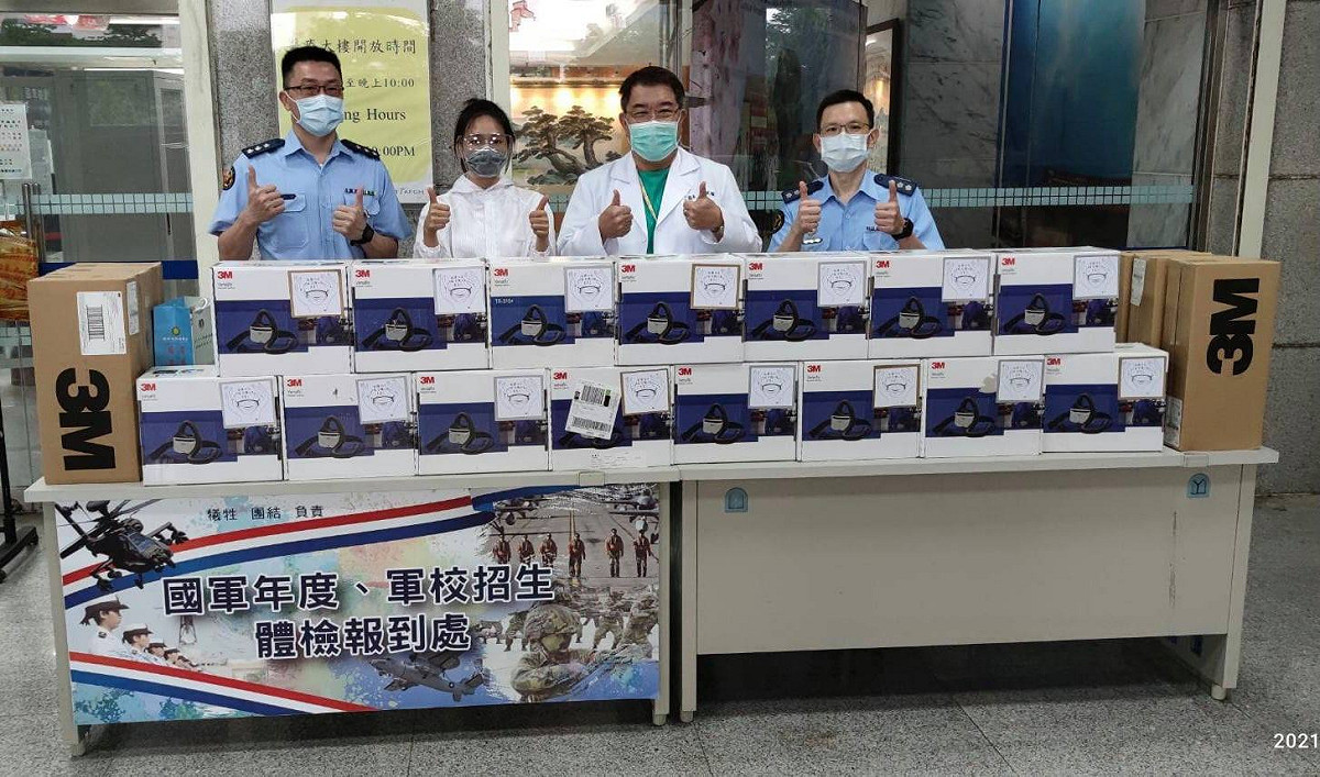 安以軒愛心募資PAPR贈送醫護人員。 圖：翻攝自安以軒臉書