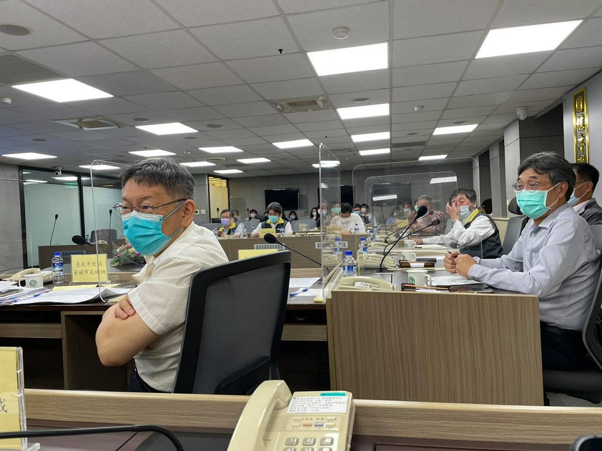 我們應該可以推知台北市衛生局所以遲遲未立刻處理護理中心的疫情，顯然是柯文哲沒有下令處理，或是故意視而不見，不叫衛生局處理。（資料照） 圖：翻攝自柯文哲臉書