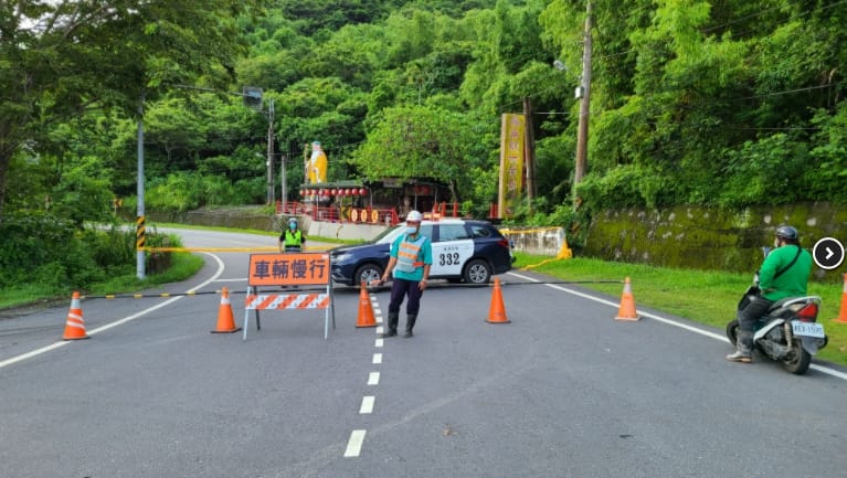成功警分局緊急通知臺東工務段積極搶修。 圖：台東縣警察局成功分局／提供