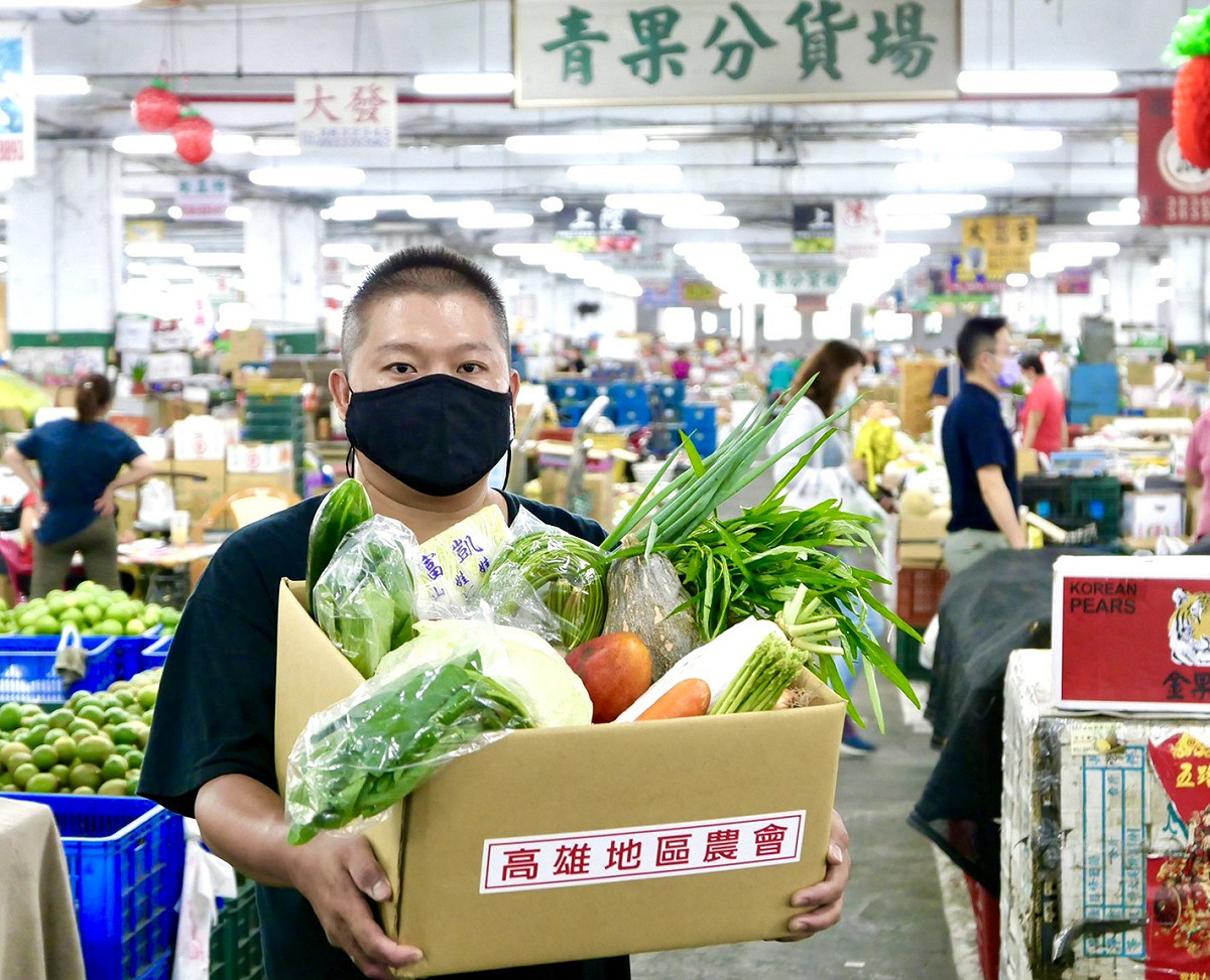 運將把新鮮蔬果直接宅配到家。 圖：高市農業局提供