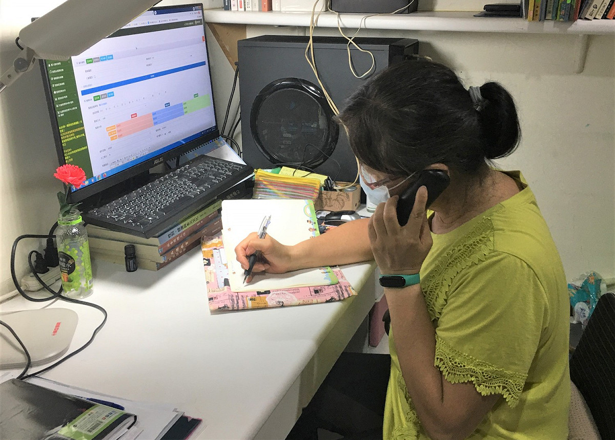 新北市專業志工皆經過培訓，為各種家庭議題提供多元諮詢服務。 圖：新北市教育局提供
