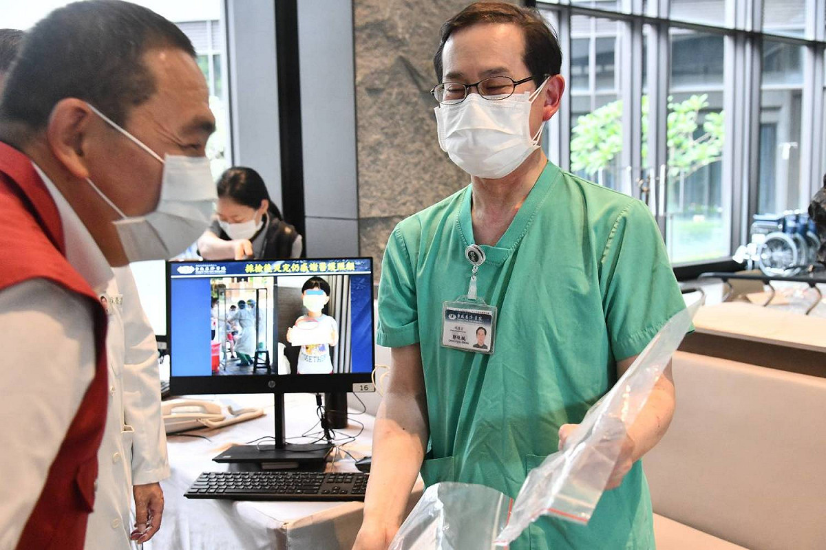 侯友宜造訪新店集中檢疫中心 圖：新北市衛生局提供
