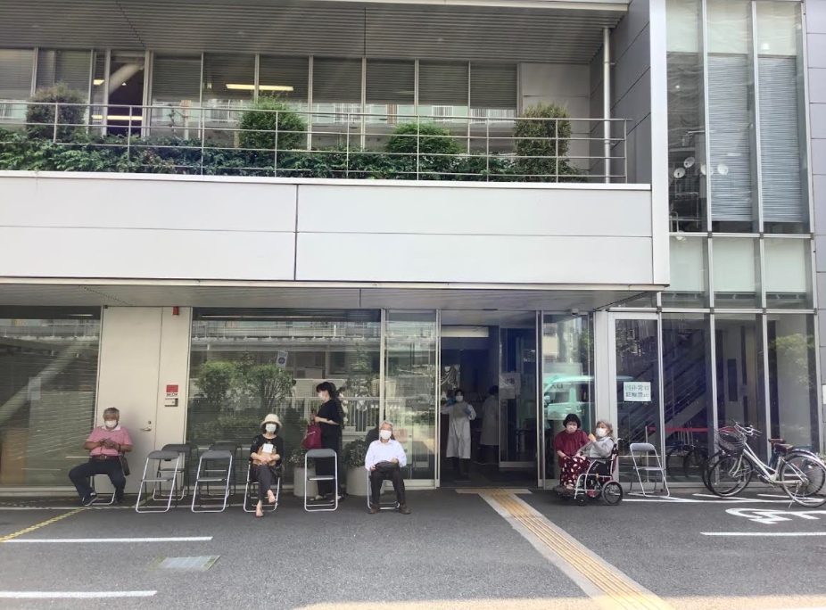日本30日將會覺得對日本60歲以上開打AZ，因為AZ有問題大多是年輕人。 圖 : 劉黎兒/ 攝影