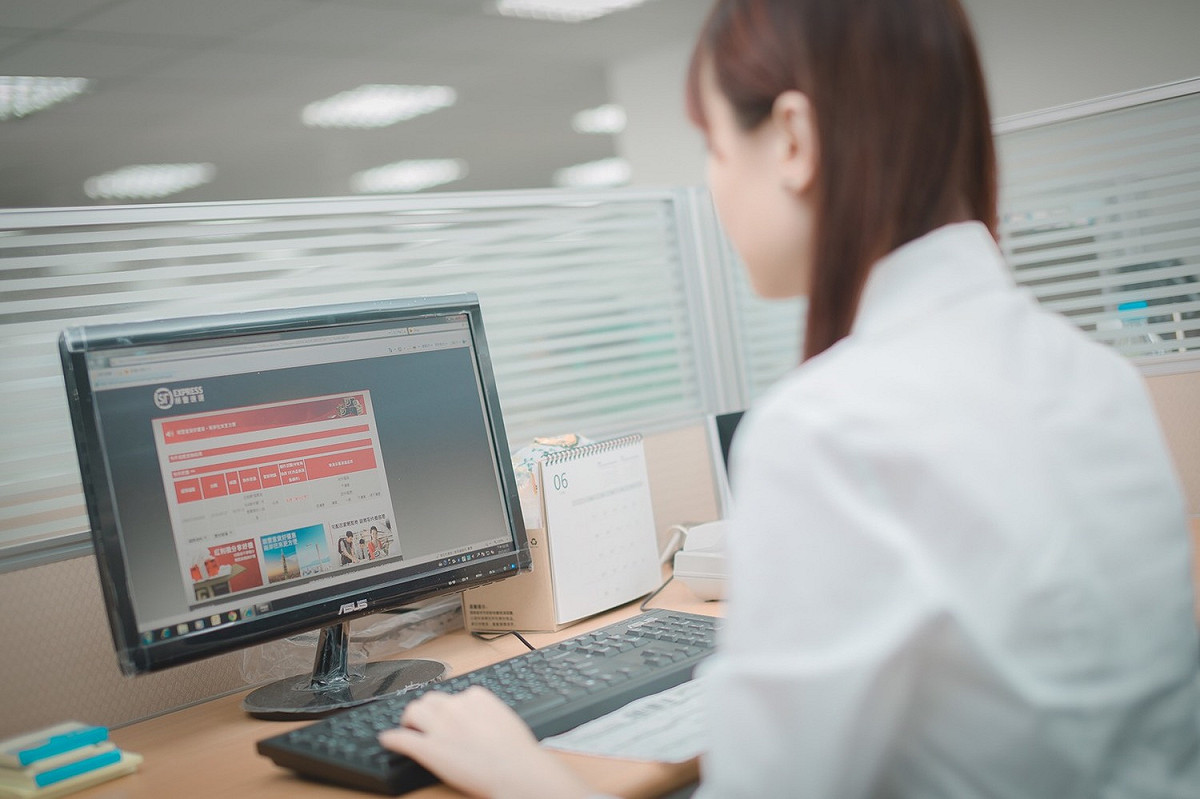 使用台灣順豐「零接觸」服務，運單資訊在官網、APP、WeChat等下單管道皆可查詢。 圖／台灣順豐提供