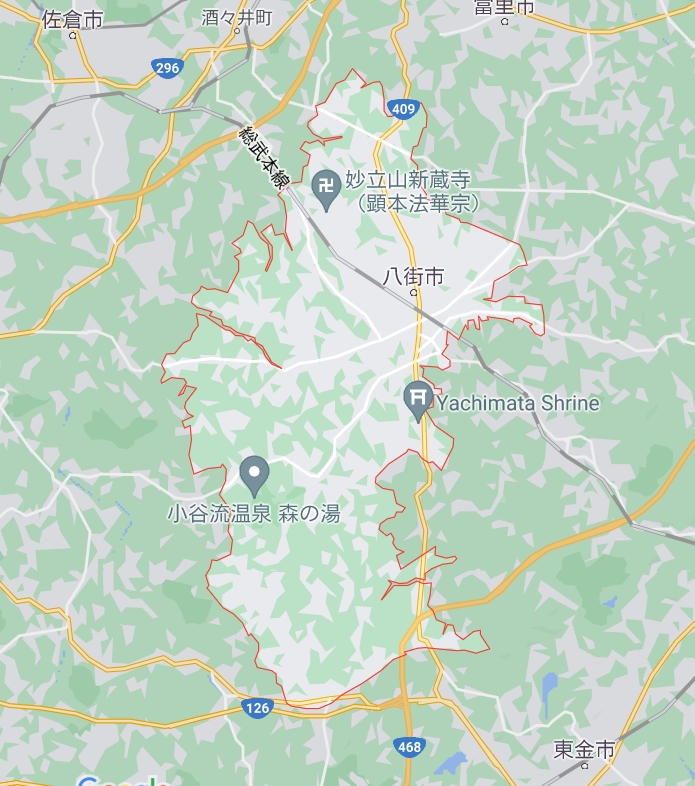 日本千葉縣八街市當地時間28日下午3點左右，一批小學生列隊放學時，遭一輛卡車衝撞。 圖：翻攝自google地圖