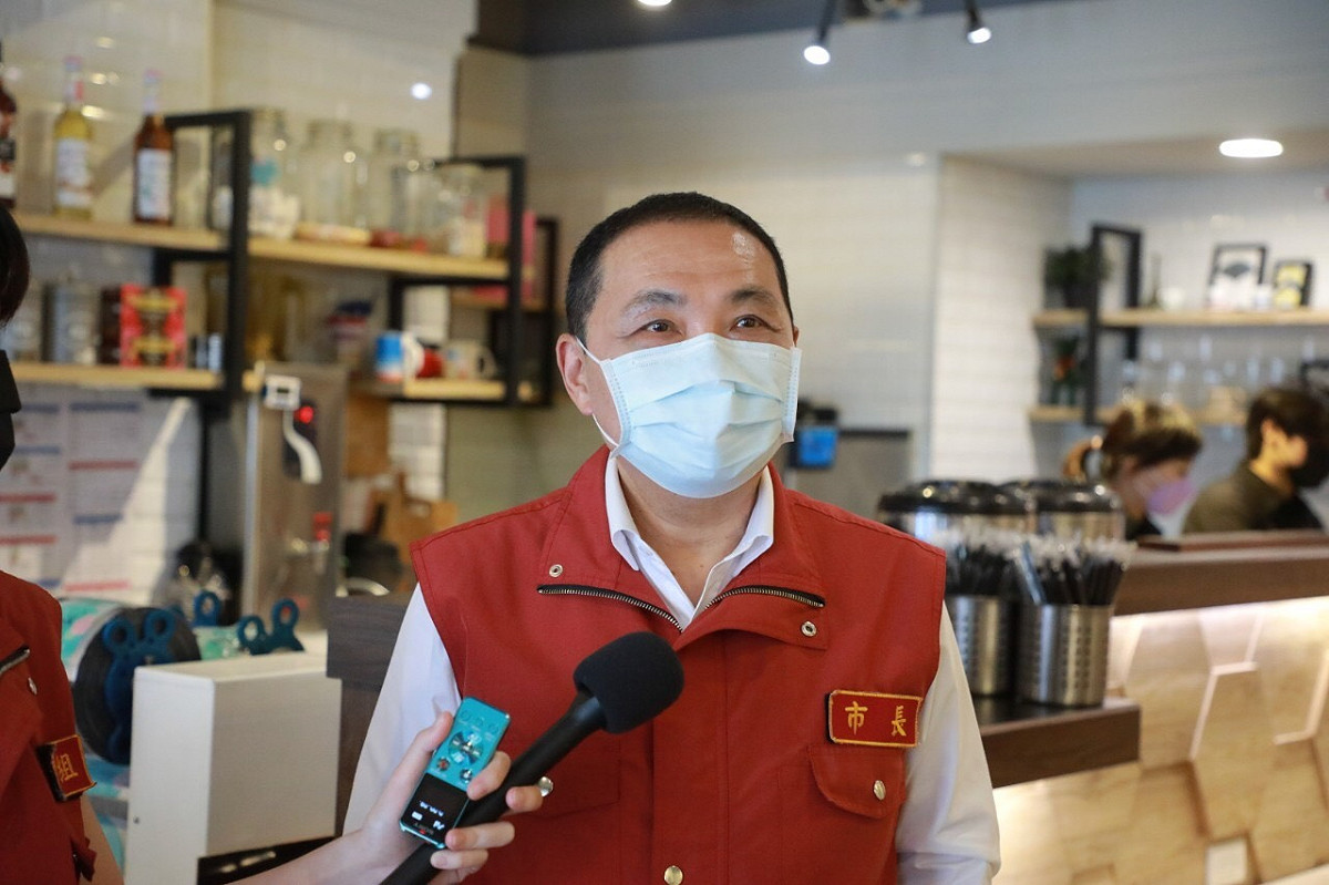 侯友宜一再強調入境普篩的重要性，而且一定要落實入境及解隔前的２次PCR檢測，希望中央能夠聽進去。 圖：新北市政府／提供