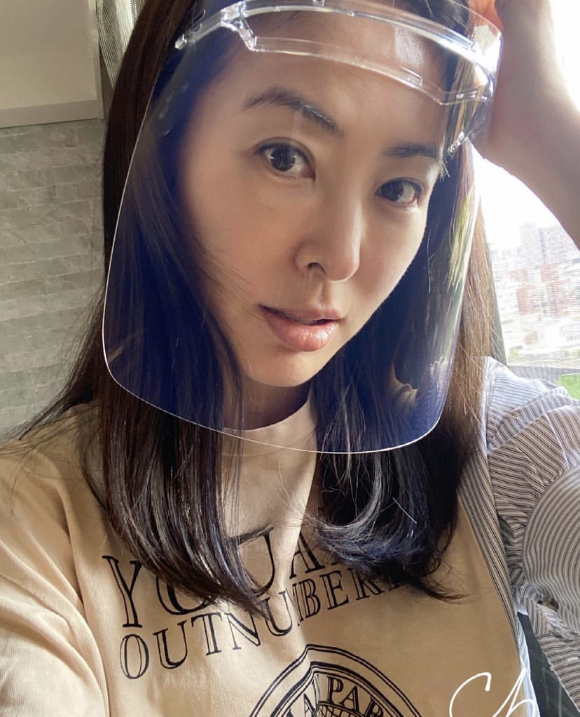 賈永婕傳出暫離台灣，將陪同大女兒安安出國念書。 圖：翻攝自臉書