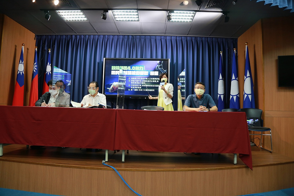 國民黨邀請餐飲業者召開記者會，向蔡政府喊話。 圖：國民黨文傳會/提供