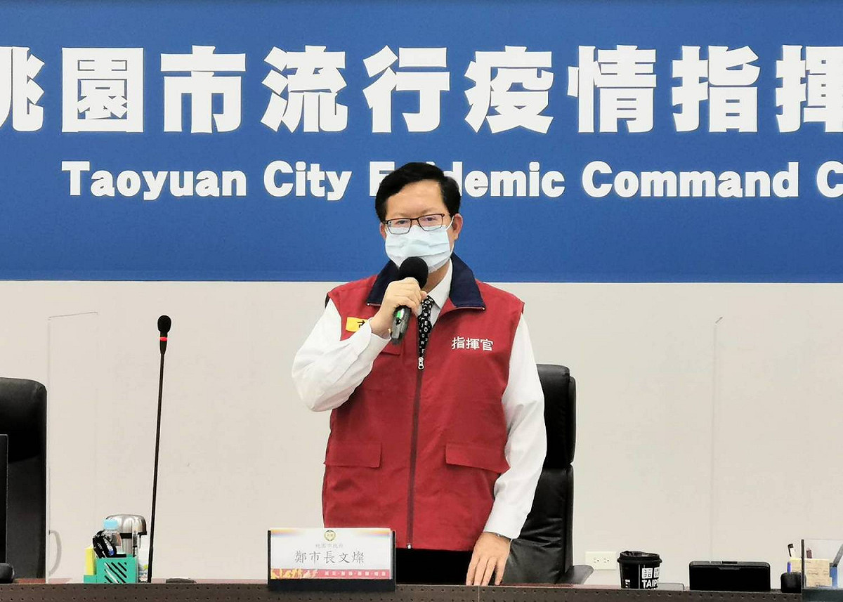 鄭文燦提醒長者依通知時間提早約半小時到達即可。 圖：桃園市政府/提供