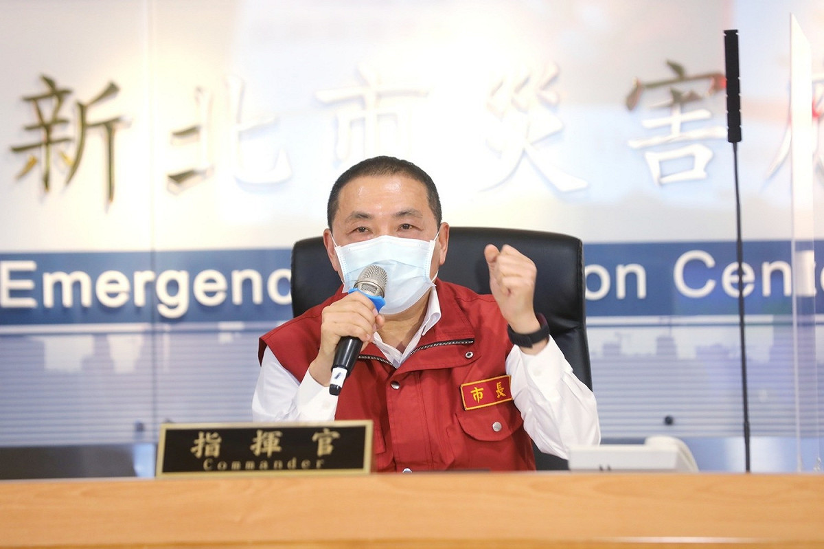 侯友宜表示，會和台北市政府合作做好區域聯防，讓環南市場的群聚感染事件盡早落幕。 圖：新北市政府/提供