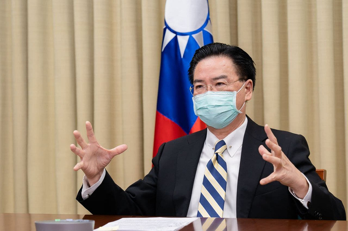 吳釗燮部長於7月28日首度接受科威特智庫「偵查研究」深入說明中共安全威脅、台美關係進展及中華民國與中東國家擴大合作的機遇。 圖：外交部提供(資料照片)