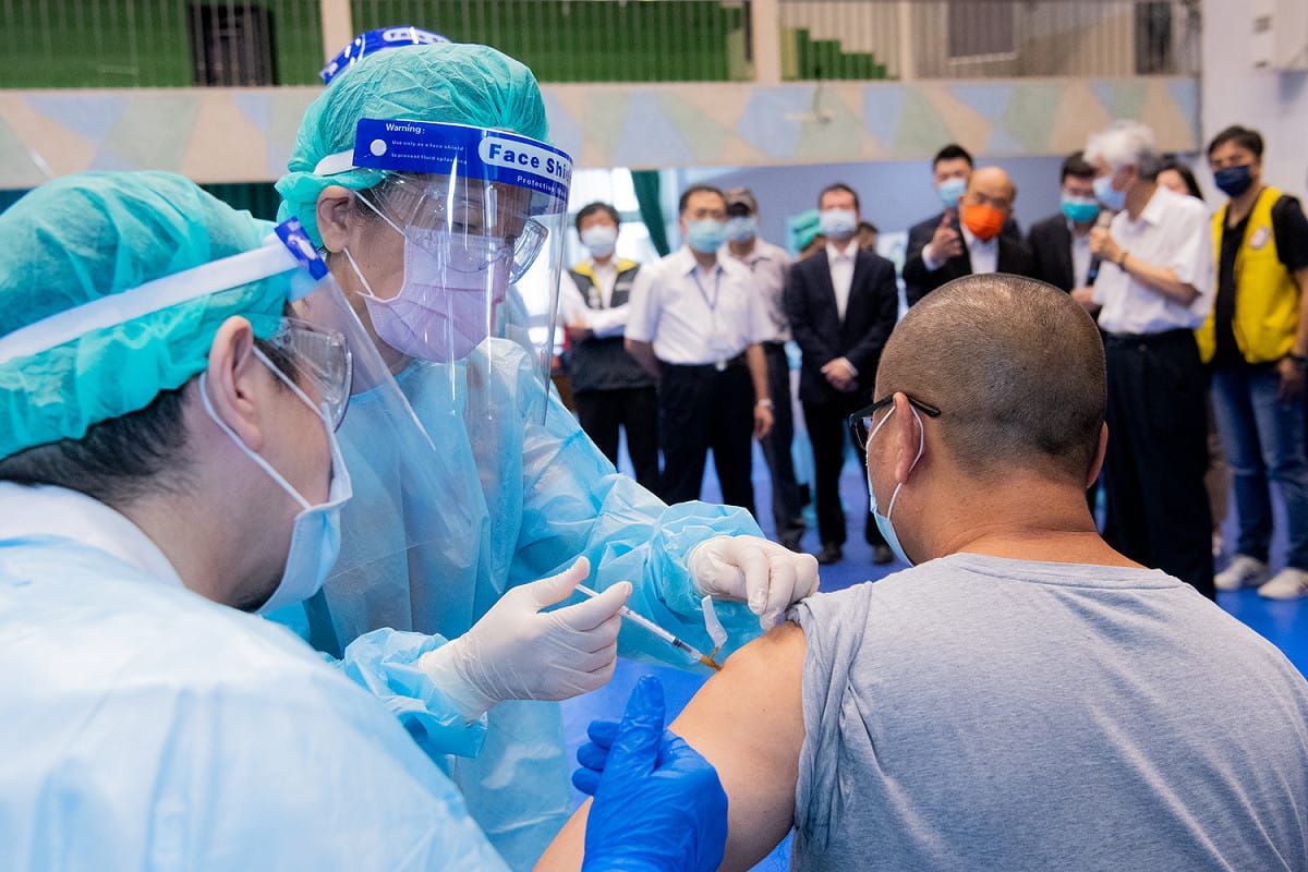 侯友宜表示，很多民眾因為輪不到打疫苗而期待落空，呼籲中央趕快採購疫苗。 圖：行政院提供