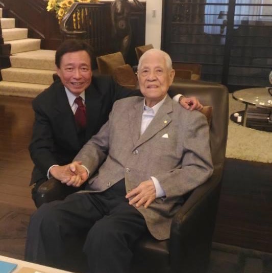 旅台日醫王輝生以李登輝真跡呼籲  要「真實自然」回饋日對台情誼。 圖：擷自王輝生臉書