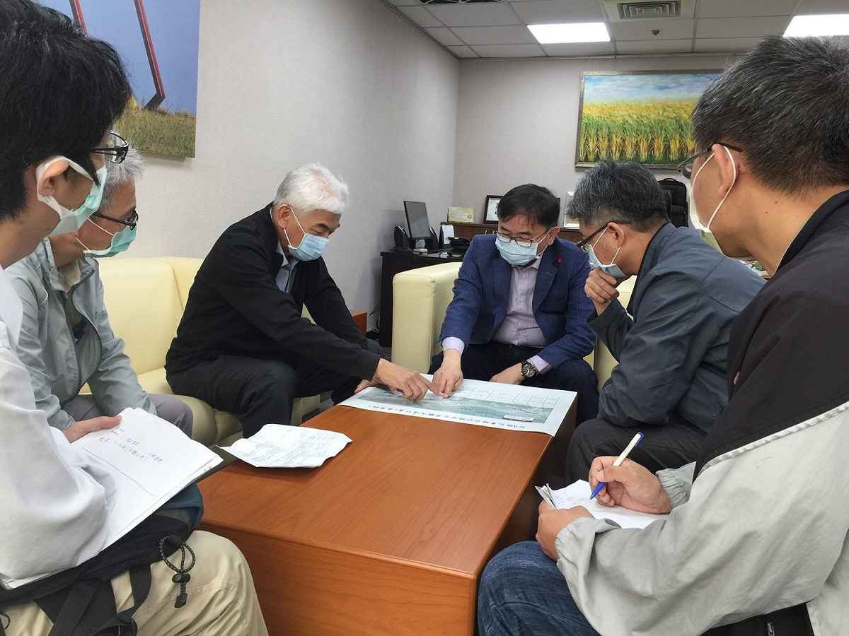 劉櫂豪與公路總局許鉦漳局長會談。（資料照） 圖：劉櫂豪辦公室提供