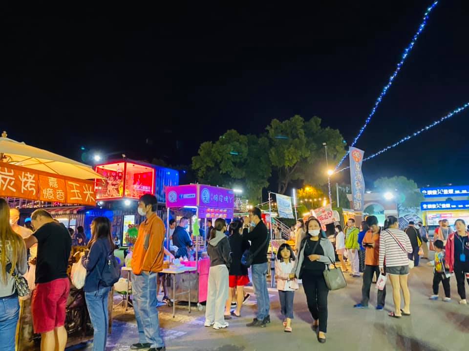 南投縣開放夜市攤商提出防疫計畫申請復業，但娛樂、遊戲類營業項目仍不開放。 圖：翻攝自草鞋墩人文觀光夜市粉專
