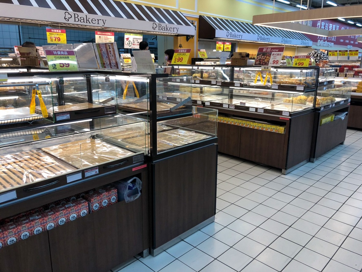 賣場美食須全程於完整遮罩設施內存放 圖：新北市經發局提供