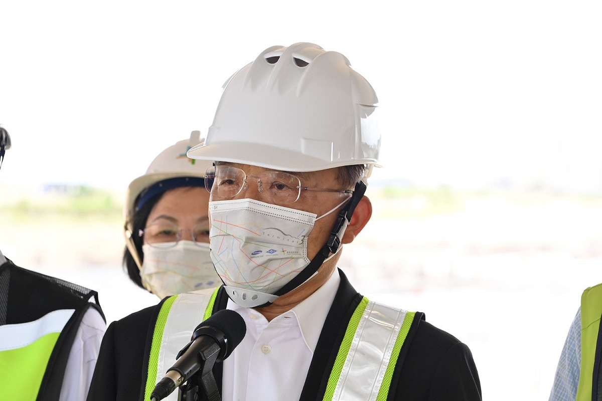 行政院長蘇貞昌11日上午視察桃園國際機場第三航站區主體航廈土建工程。 圖：行政院提供