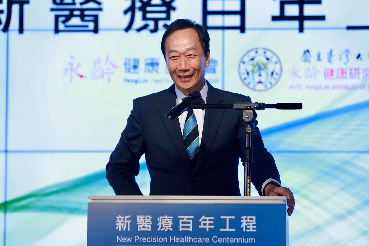 鴻海創辦人郭台銘，取得BNT195萬劑疫苗的最大功臣，作者要問：事情真的這麼簡單嗎？