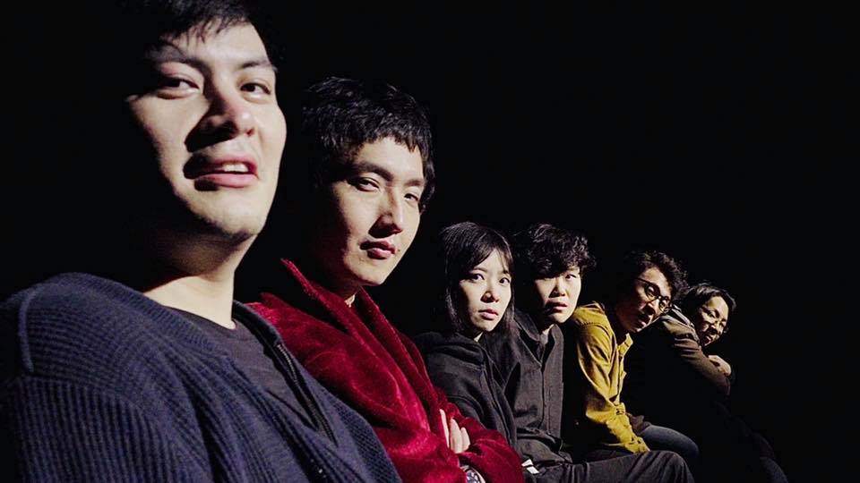 影片創作團隊「嚎哮排演」於9日分別在社群媒體Instagram與臉書上發佈微解封調侃影片。 圖：取自嚎哮排演臉書。