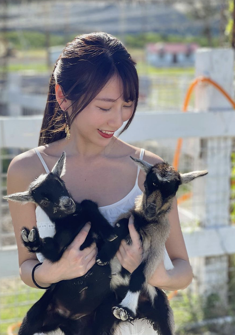 Elsa分享愛小動物的女生優點。 圖：翻攝IG／Elsa