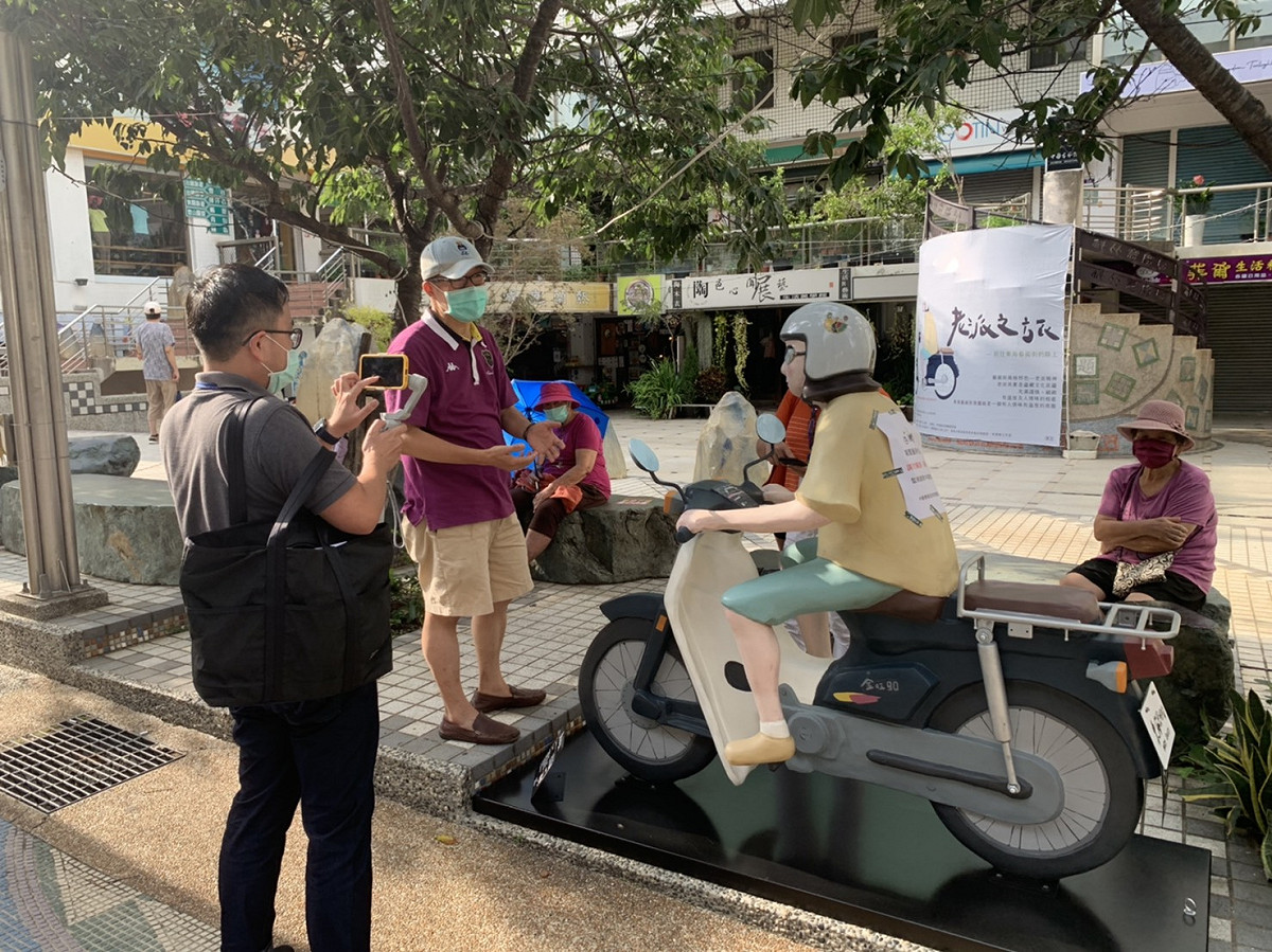 東海藝術街商圈的新地標—老派之旅裝置藝術。 東海藝術街商圈/提供
