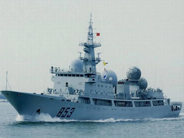 今年7月美澳美澳「護身軍刀」(Talisman Sabre)聯合演習期間，傳解放軍815型電子偵察艦「天王星號(853)」負責監控。 圖：翻攝陸網每日頭條