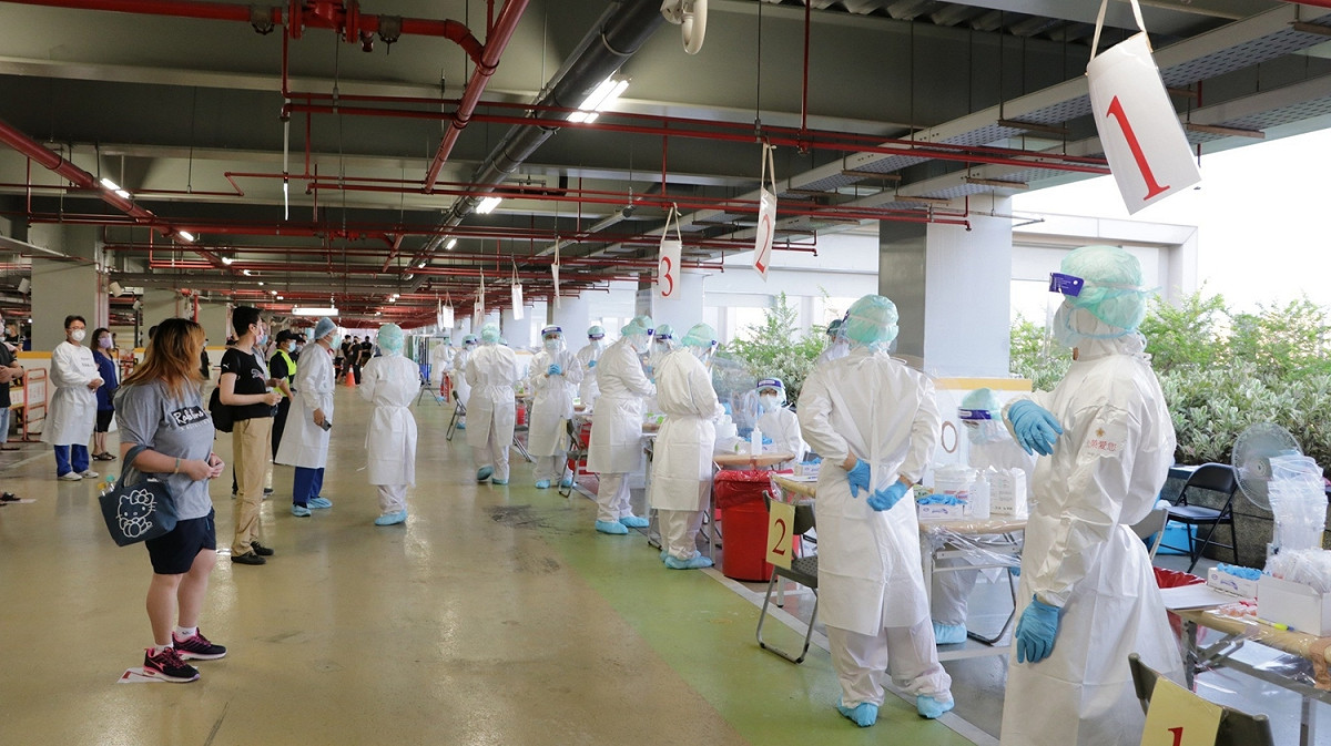環南市場今(15)日進行大量PCR採檢 圖：台北榮總提供