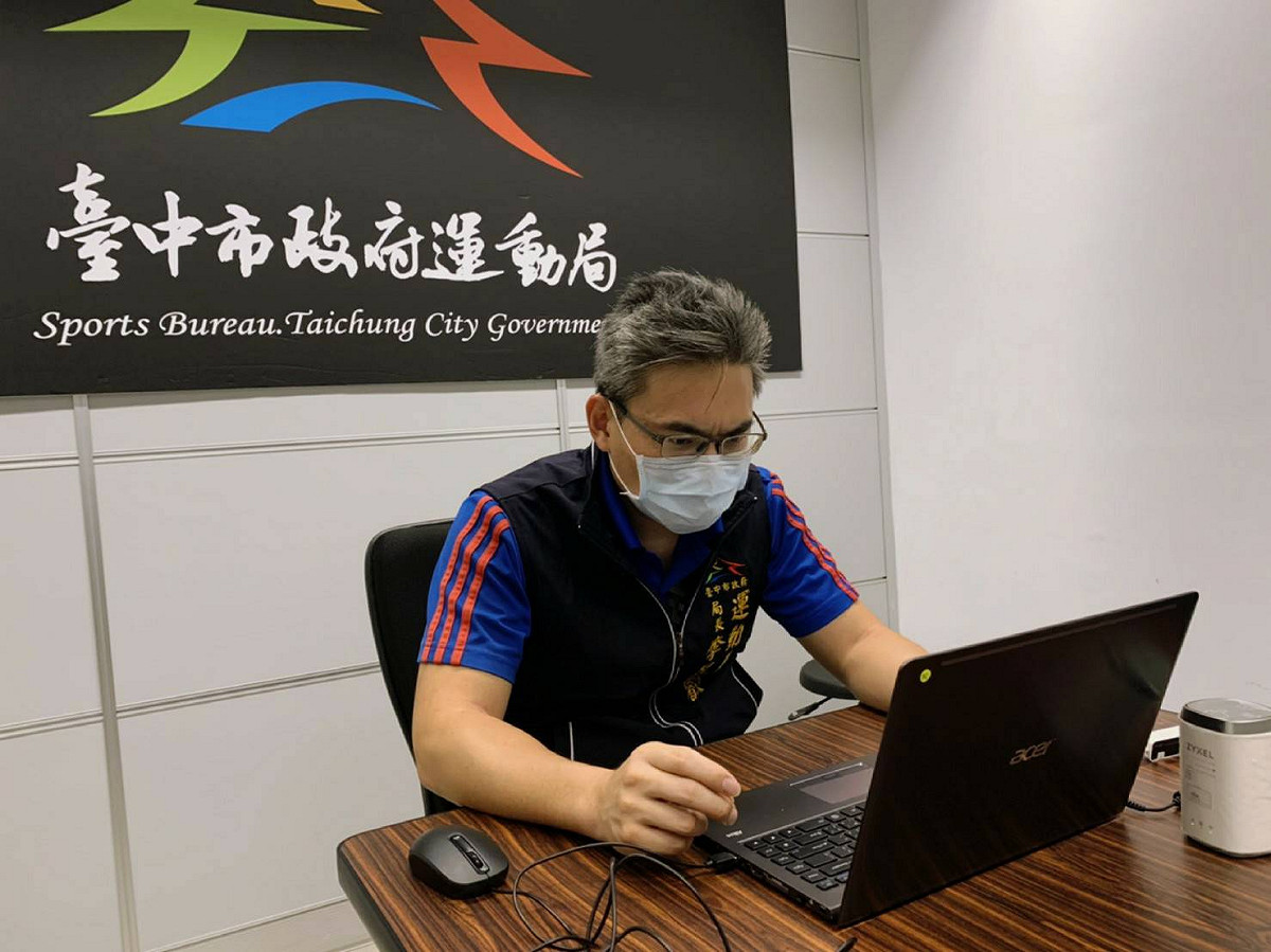 中台灣電競聯盟首場線上會議，運動局長李昱叡全程與會 圖：台中市政府運動局/提供
