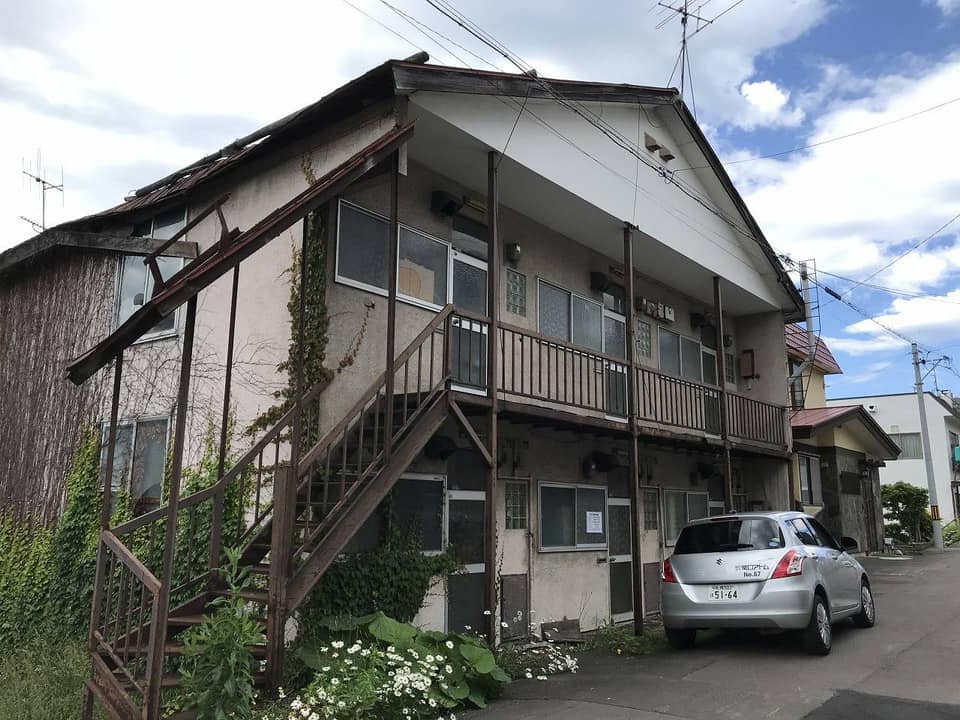 作家吳淡如18日在臉書表示，她公司五年前在日本買下的一個廢棄老旅館，一覺起來竟被拆了，令她啼笑皆非。 圖：翻攝自吳淡如臉書