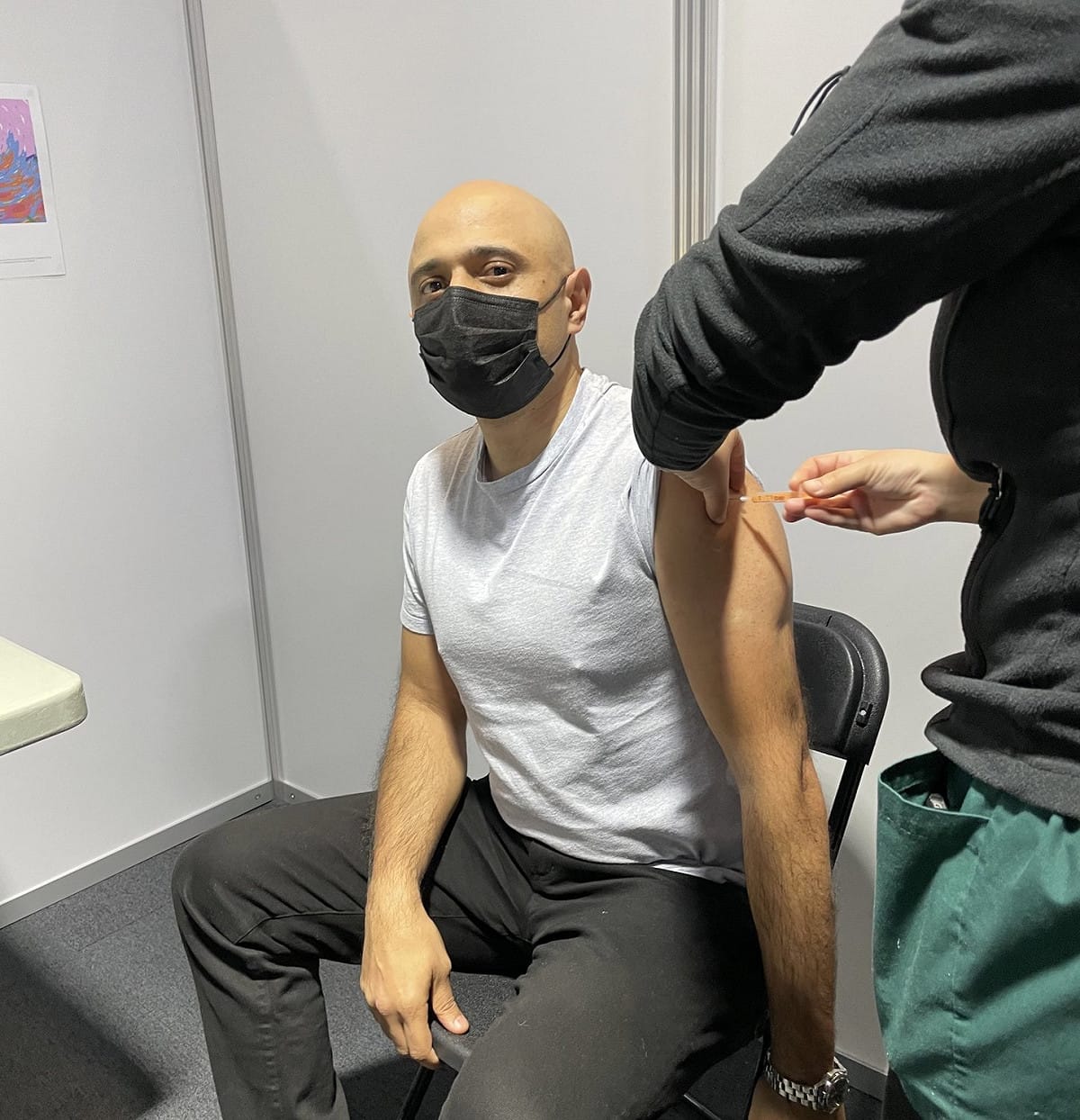 英國衛生部長賈維德已接種過兩劑疫苗卻仍染疫。 圖：翻攝賈維德推特