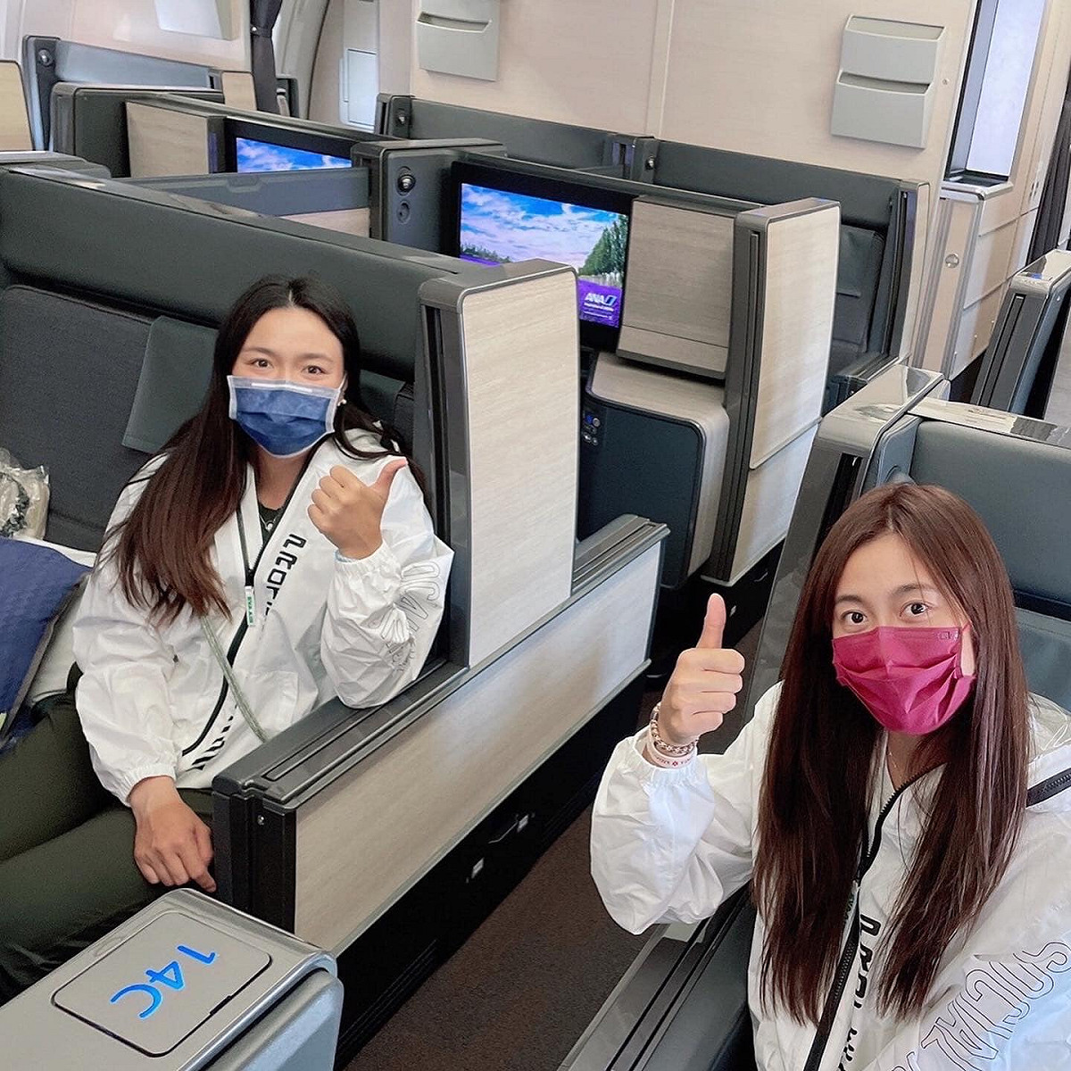 「詹家姐妹」在臉書上寫著「On our way to Tokyo（出發東京），感謝在倫敦所有照顧我們的朋友們，讓我們帶著祝福啟程！ 圖：擷自詹詠然臉書