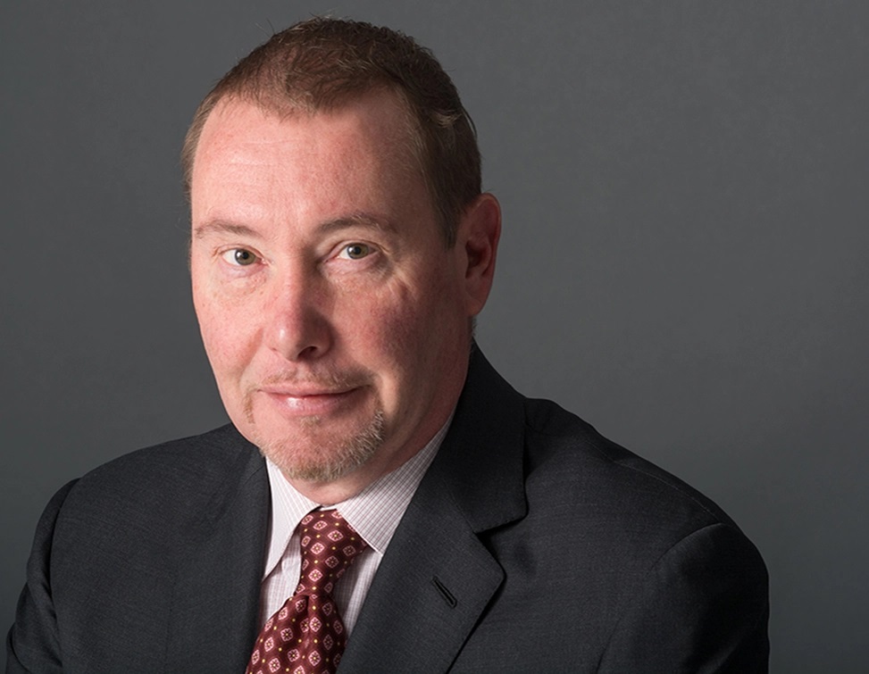 人稱「債券之王」的雙線資本執行長岡拉克（Jeffrey Gundlach）認為，比特幣幣值未來有可能跌破2.3萬美元。 圖：取自雙線資本官網