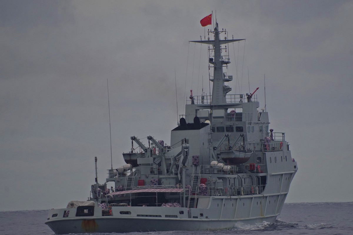 解放軍特種遠洋拖船「南拖189號」。 圖：翻攝 Philippine Coast Guard臉書