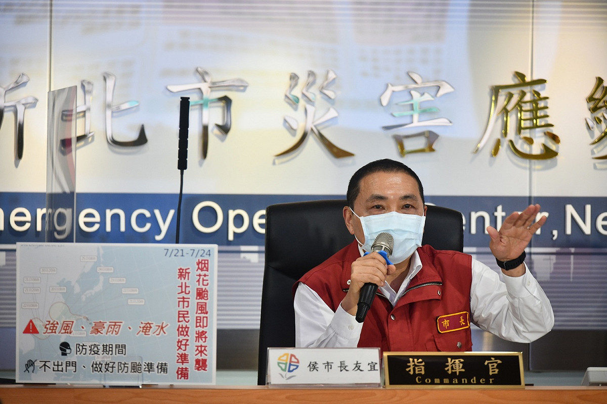 侯友宜警告疫情期間若有人膽敢滋事影響治安，新北市一定採最重罰。 圖：新北市政府／提供