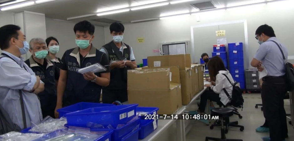 雄檢循線查出桃園鼎群公司偽造快篩試劑流入市面並以賤價販售。 圖：高雄地檢署提供