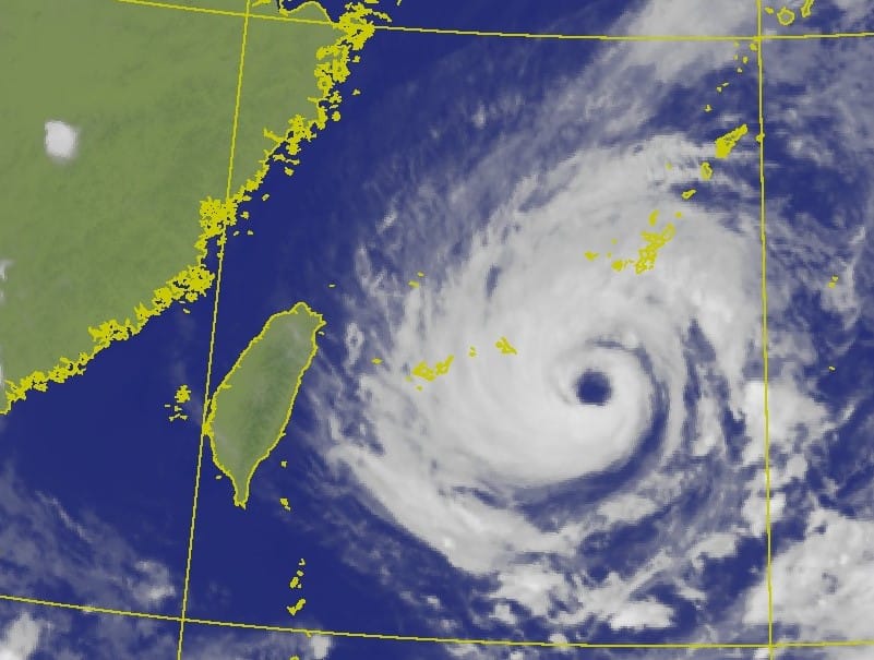 氣象局表示，將在今晚8點30分發布烟花颱風海上警報。 圖：中央氣象局/提供