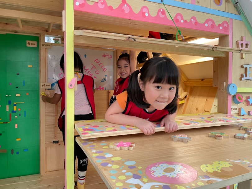 教育局呼籲幼兒園及課後照顧中心有條件開放，是以守護幼兒及學童為前提，請各園(中心)必須確實遵守各項防疫要求 圖：新北市教育局提供