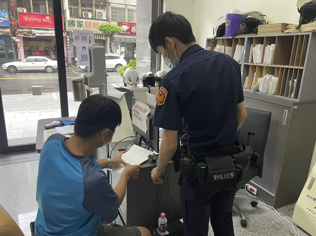 板橋湳興攤集區遇民眾不配合防疫管制措施，已向板橋派出所報案，後續將依法嚴處 圖：新北市市場處提供