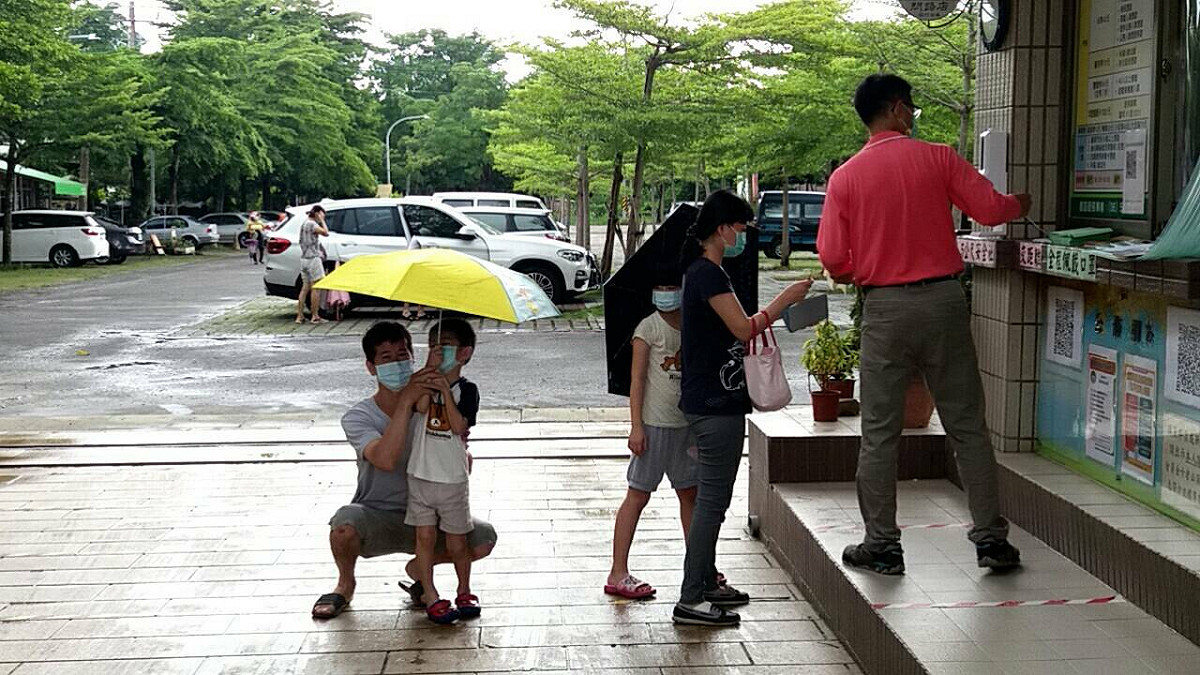虎頭埤入場需實名制及全程配戴口罩。 圖：台南觀旅局