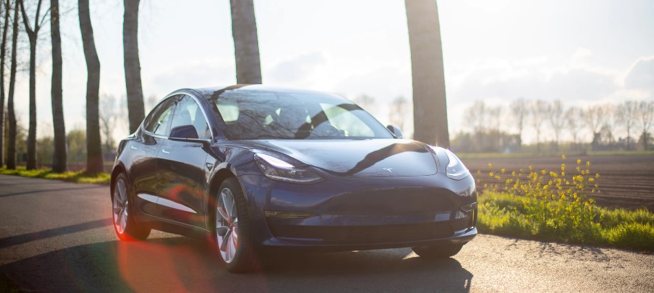 未來車可以說是集未來移動科技於一身，背後超越電動車的龐大商機，絕對是下一個趨勢潮流。 image source:unsplash