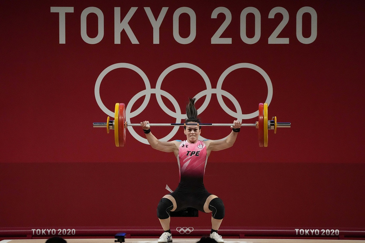 郭婞淳首先在抓舉項目完成103公斤，順利成為奧運紀錄保持人。