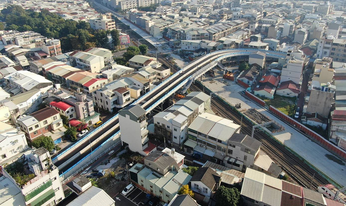臺南市區鐵路地下化計畫總工程進度為52.78％，目前進度已過半。 圖：鐵道局提供